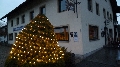 Gasthof Zur Rast met kerstboom